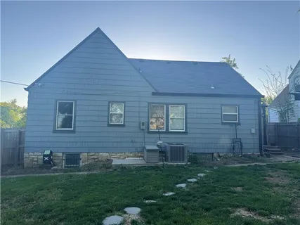 $235,000 | 5987 The Paseo, Kansas City, MO 64110