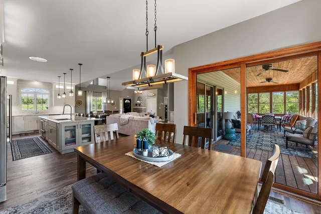 $1,820,000 | W10415 521st Avenue, Prescott, WI 54021