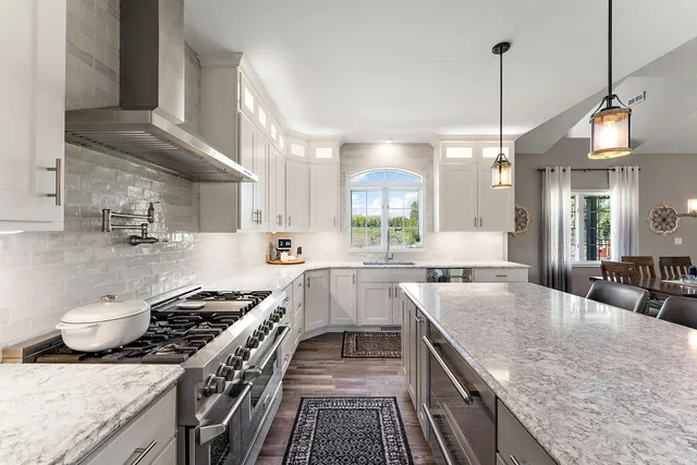 $1,820,000 | W10415 521st Avenue, Prescott, WI 54021