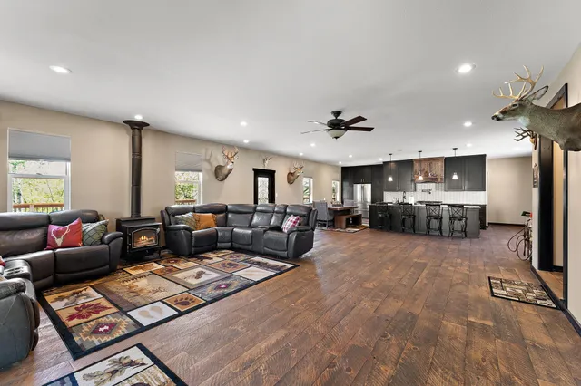 $1,820,000 | W10415 521st Avenue, Prescott, WI 54021