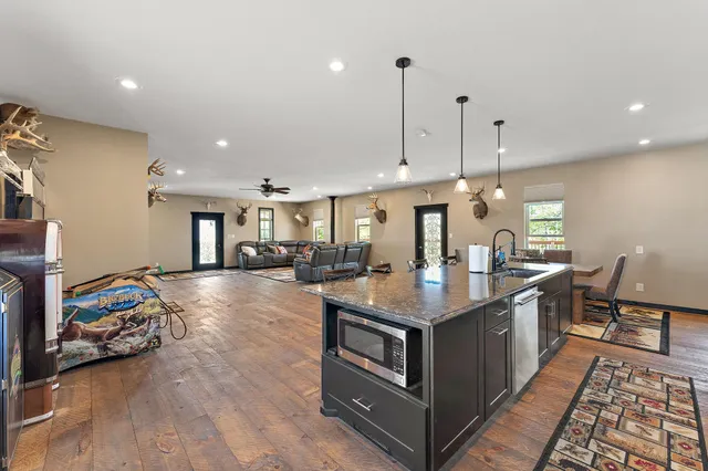 $1,820,000 | W10415 521st Avenue, Prescott, WI 54021