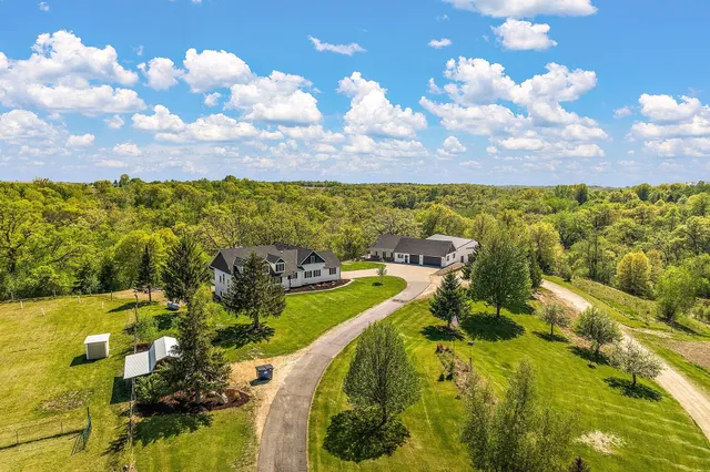 $1,820,000 | W10415 521st Avenue, Prescott, WI 54021