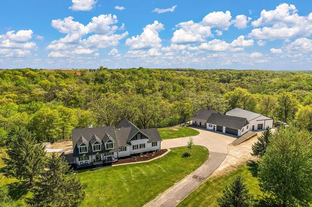 $1,820,000 | W10415 521st Avenue, Prescott, WI 54021