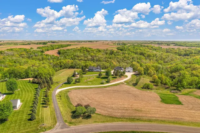 $1,820,000 | W10415 521st Avenue, Prescott, WI 54021