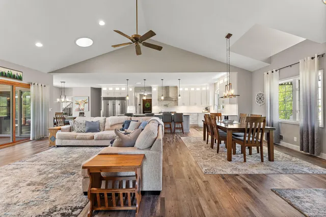 $1,820,000 | W10415 521st Avenue, Prescott, WI 54021