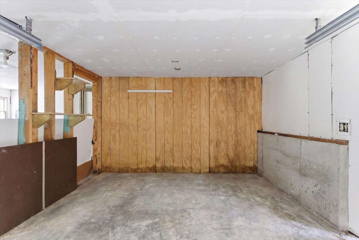 25 Forbes Lane Windham, ME 04062 - Photo 13 of 52 14-DSC06945_declutter_fba33dce