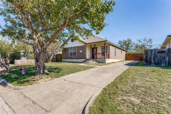 $290,000 | 1732 Lawther Drive, River Oaks, TX 76114