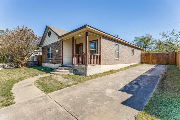 $290,000 | 1732 Lawther Drive, River Oaks, TX 76114