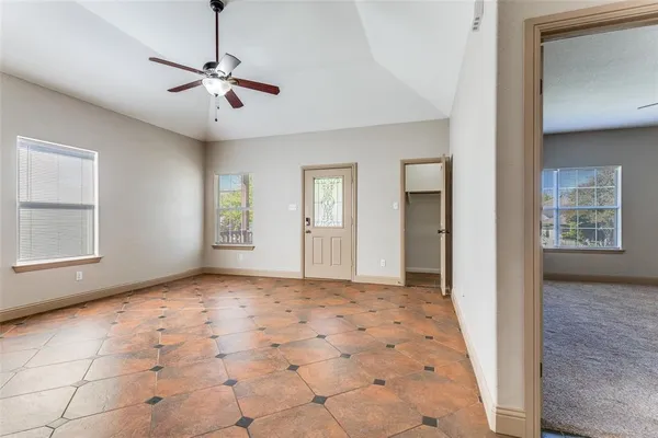 $290,000 | 1732 Lawther Drive, River Oaks, TX 76114
