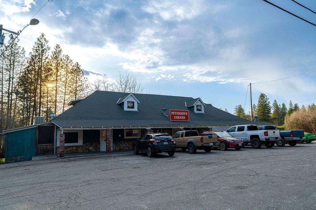 10571 Sebastopol Road North San Juan, CA 95960 - Photo 47 of 49 Peterson's Corner Restaurant located conveniently close to the property