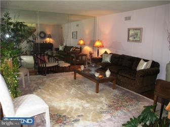 491 Kings Road Yardley, PA 19067 - Photo 3 of 12 Living Room