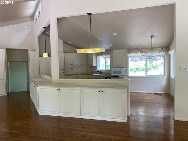 90784 Hill Road Springfield, OR 97478 - Photo 11 of 32