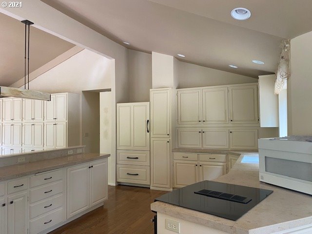 90784 Hill Road Springfield, OR 97478 - Photo 13 of 32