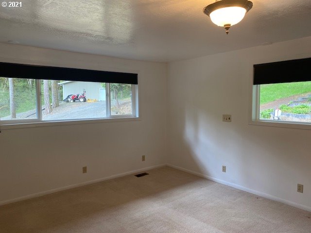 90784 Hill Road Springfield, OR 97478 - Photo 19 of 32
