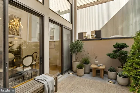 $1,575,000 | 218 Church Street, Philadelphia, PA 19106