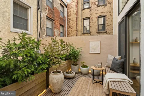 $1,575,000 | 218 Church Street, Philadelphia, PA 19106