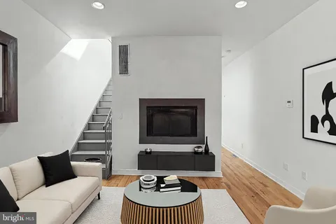 $1,575,000 | 218 Church Street, Philadelphia, PA 19106