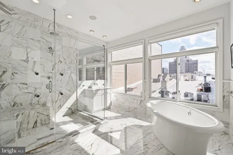 $1,575,000 | 218 Church Street, Philadelphia, PA 19106