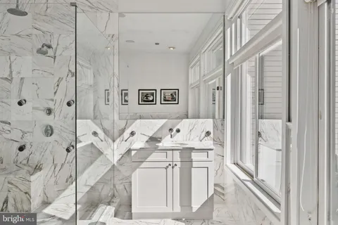 $1,575,000 | 218 Church Street, Philadelphia, PA 19106