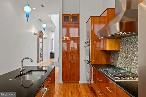 $1,575,000 | 218 Church Street, Philadelphia, PA 19106
