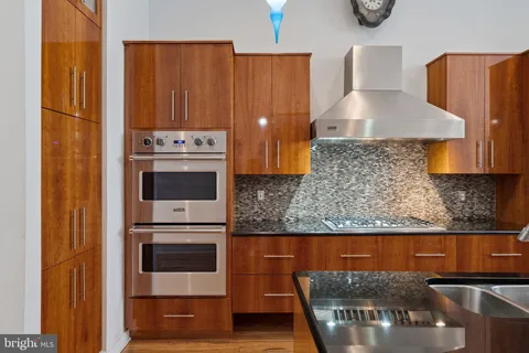 $1,575,000 | 218 Church Street, Philadelphia, PA 19106