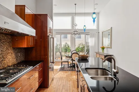 $1,575,000 | 218 Church Street, Philadelphia, PA 19106