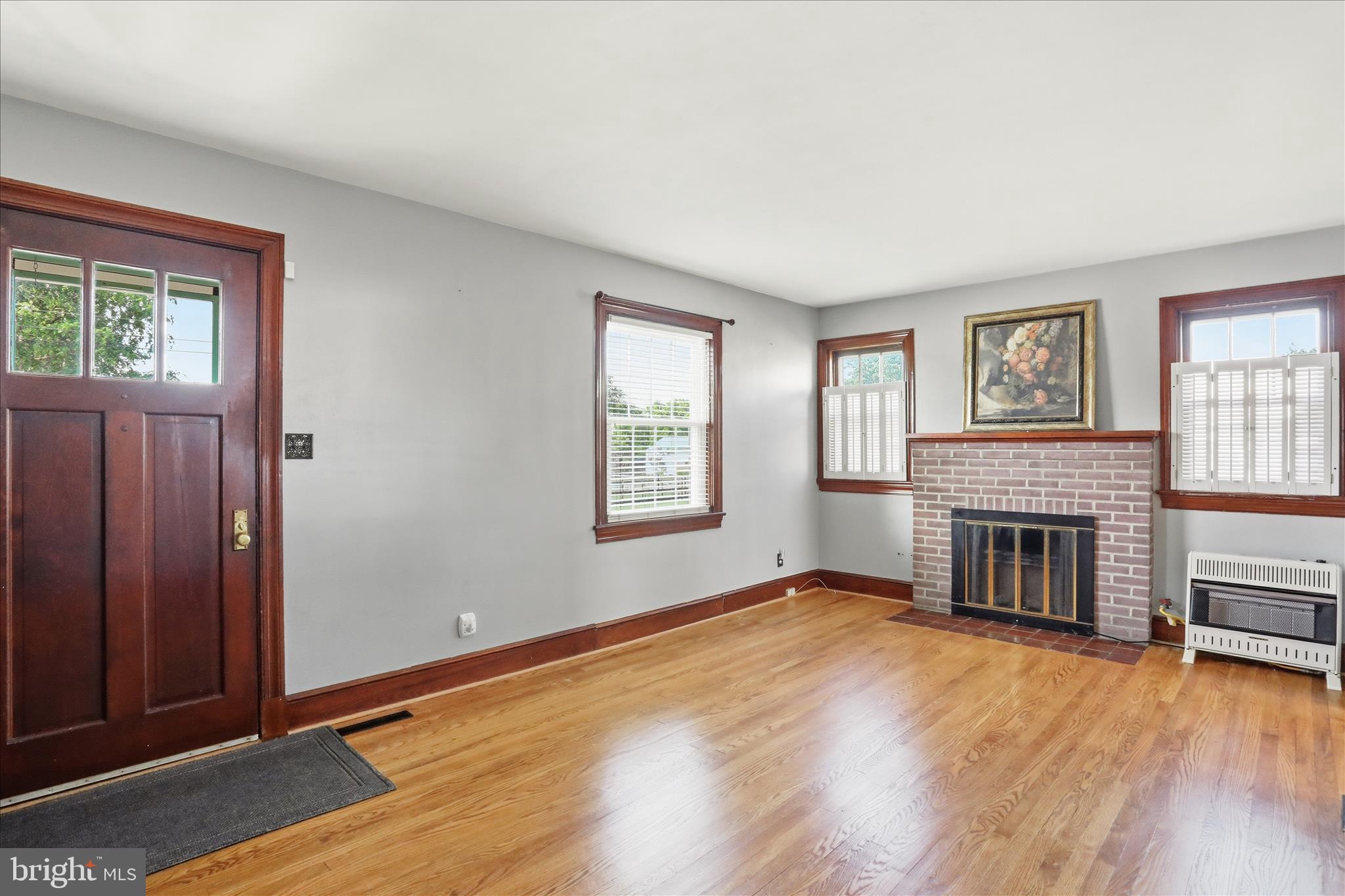 605 Stockton Road Front Royal, VA 22630 - Photo 16 of 54 Living room