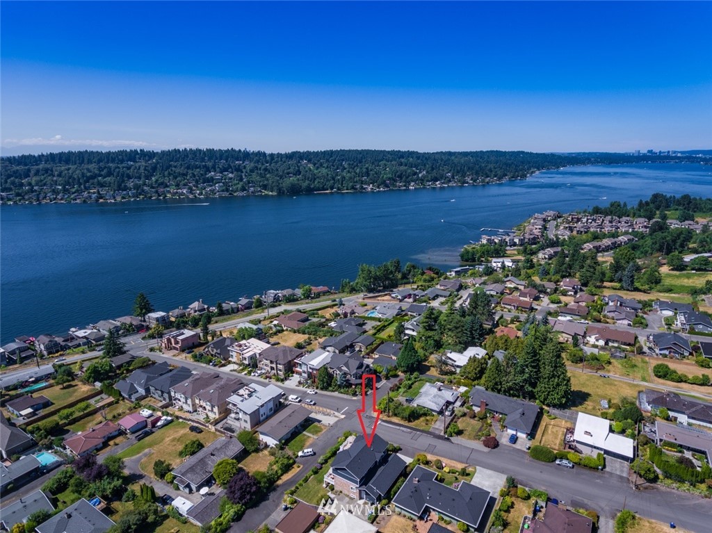 1103 North 37th Street Renton, WA 98056 - Photo 3 of 25 Gallery Image 3