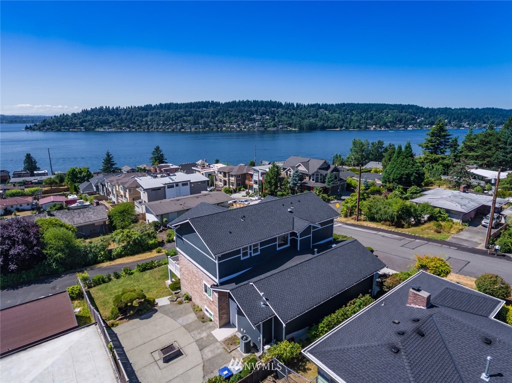 1103 North 37th Street Renton, WA 98056 - Photo 4 of 25 Gallery Image 4