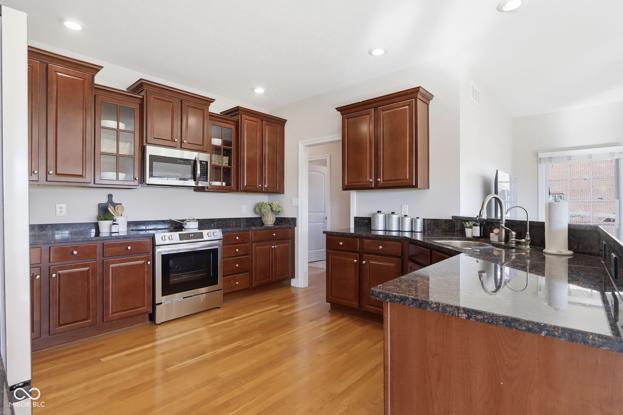 10852 Fairwoods Drive Fishers, IN 46037 - Photo 16 of 77