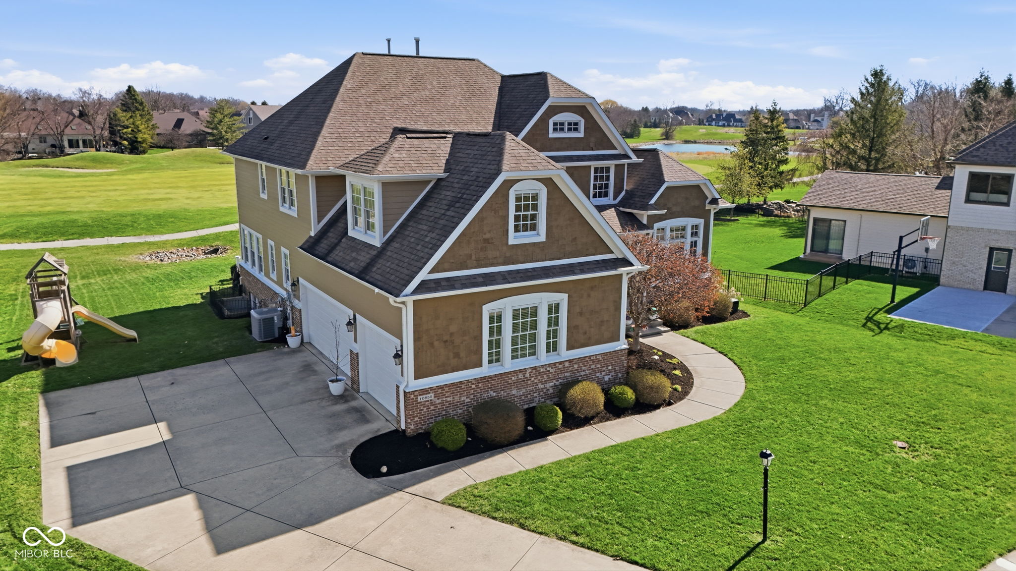 10852 Fairwoods Drive Fishers, IN 46037 - Photo 3 of 77