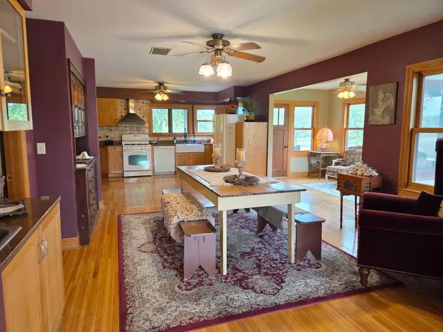 $820,000 | 17634 240th Street, Hutchinson, MN 55350