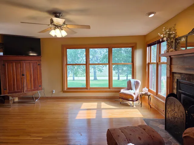 $820,000 | 17634 240th Street, Hutchinson, MN 55350