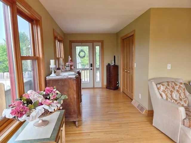 $820,000 | 17634 240th Street, Hutchinson, MN 55350