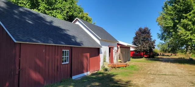 $820,000 | 17634 240th Street, Hutchinson, MN 55350