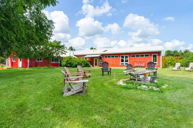 $820,000 | 17634 240th Street, Hutchinson, MN 55350