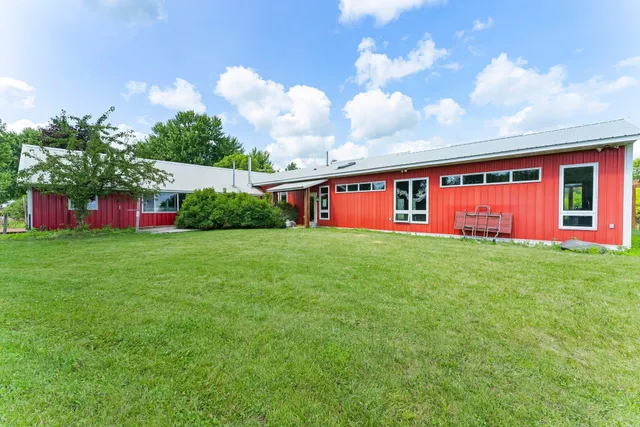 $820,000 | 17634 240th Street, Hutchinson, MN 55350