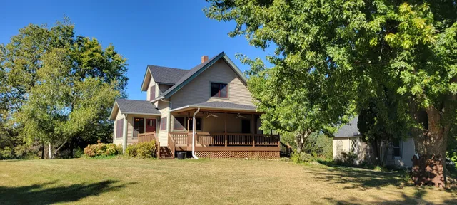 $820,000 | 17634 240th Street, Hutchinson, MN 55350