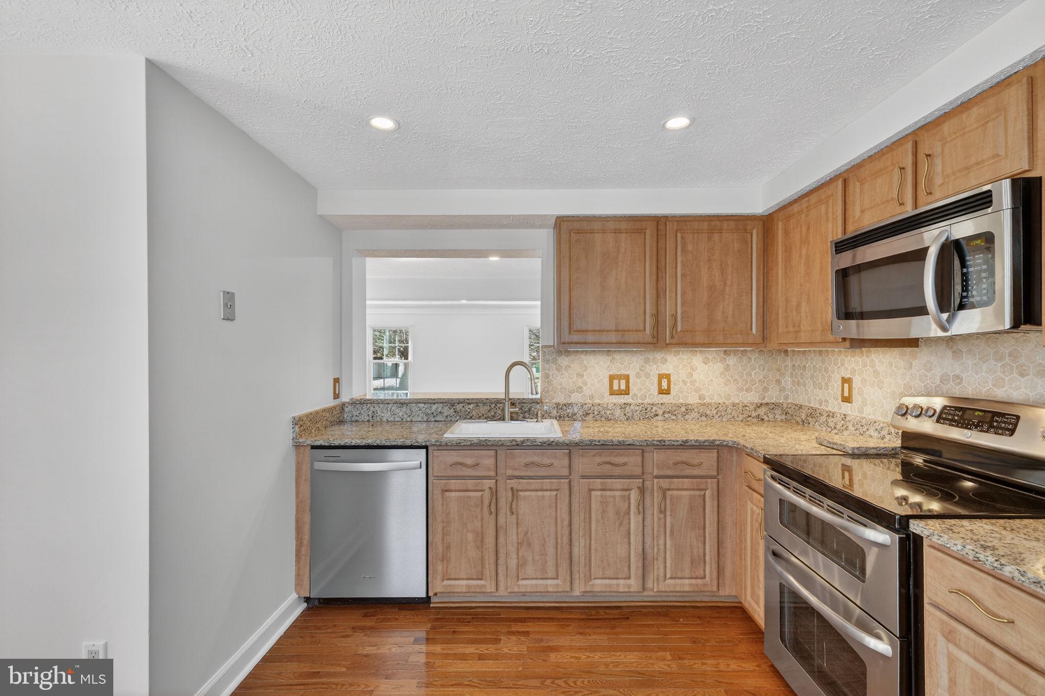 6178 Morning Glory Road Alexandria, VA 22310 - Photo 12 of 37