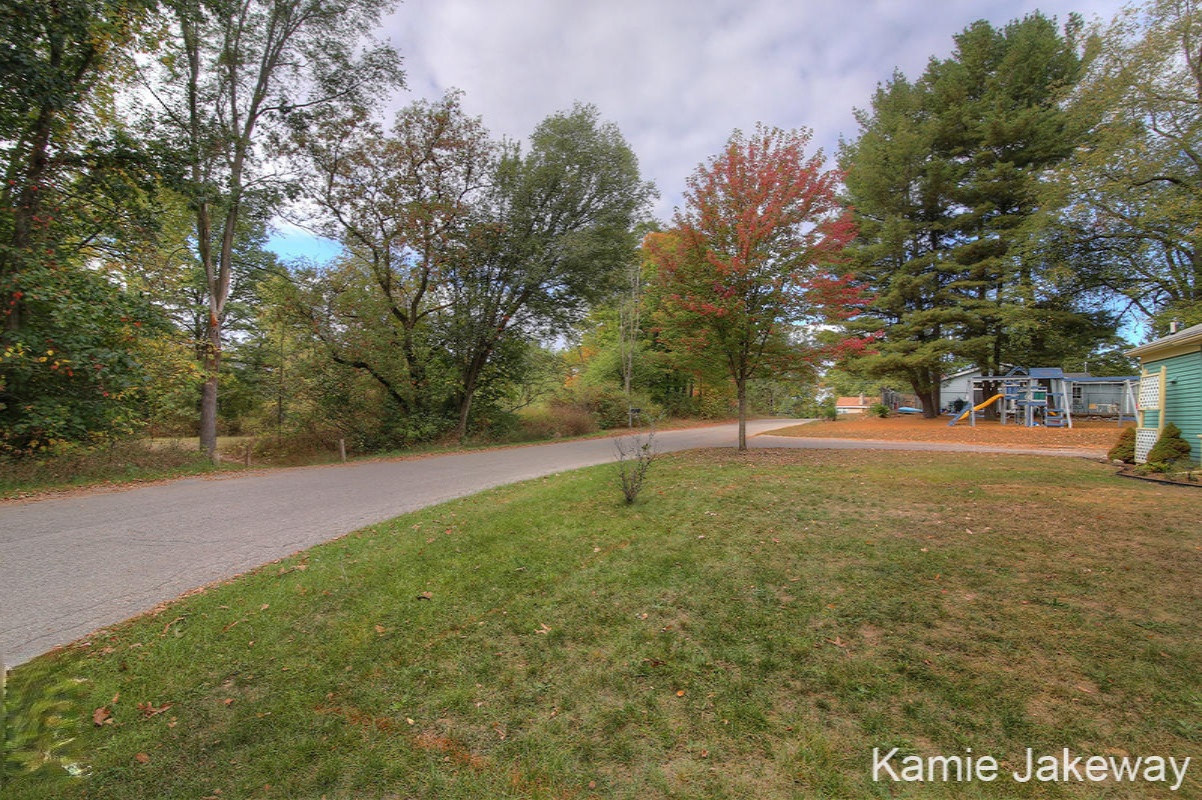 1141 Alderman Street Belding, MI 48809 - Photo 18 of 21 IMG_1564