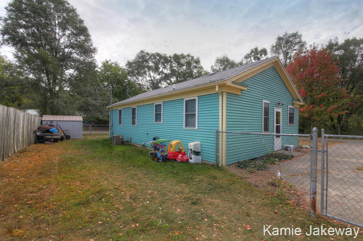 1141 Alderman Street Belding, MI 48809 - Photo 19 of 21 IMG_1565
