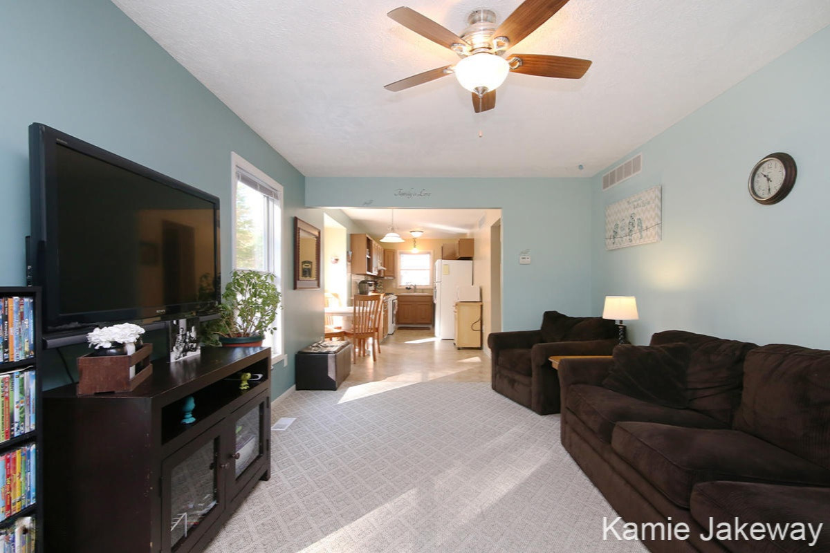1141 Alderman Street Belding, MI 48809 - Photo 6 of 21 IMG_1549