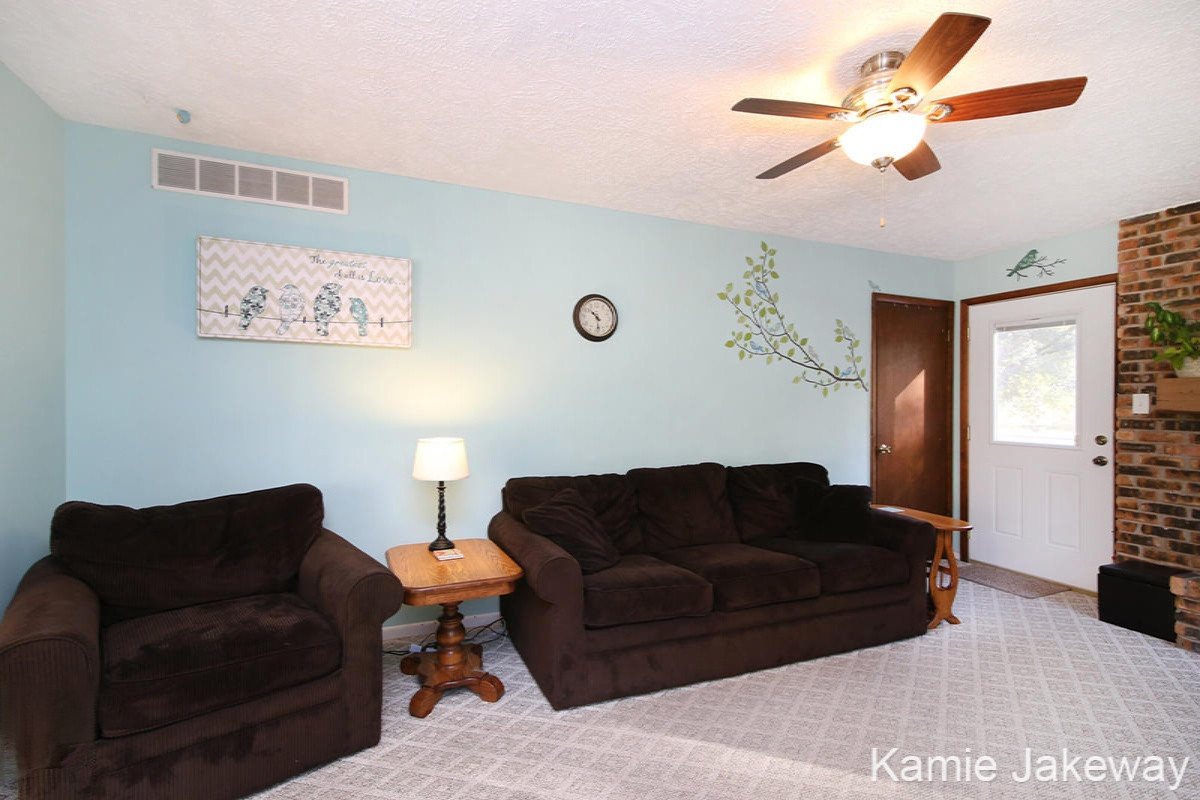 1141 Alderman Street Belding, MI 48809 - Photo 7 of 21 IMG_1550
