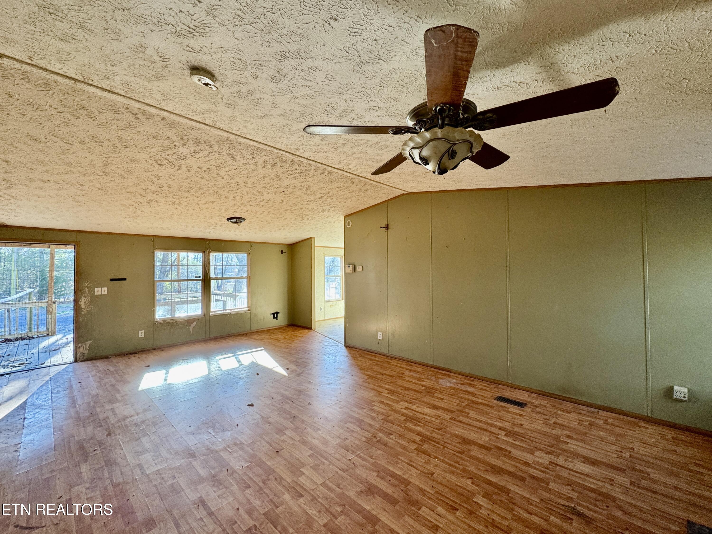 1265 Roberts Ridge Road Ten Mile, TN 37880 - Photo 20 of 43 20