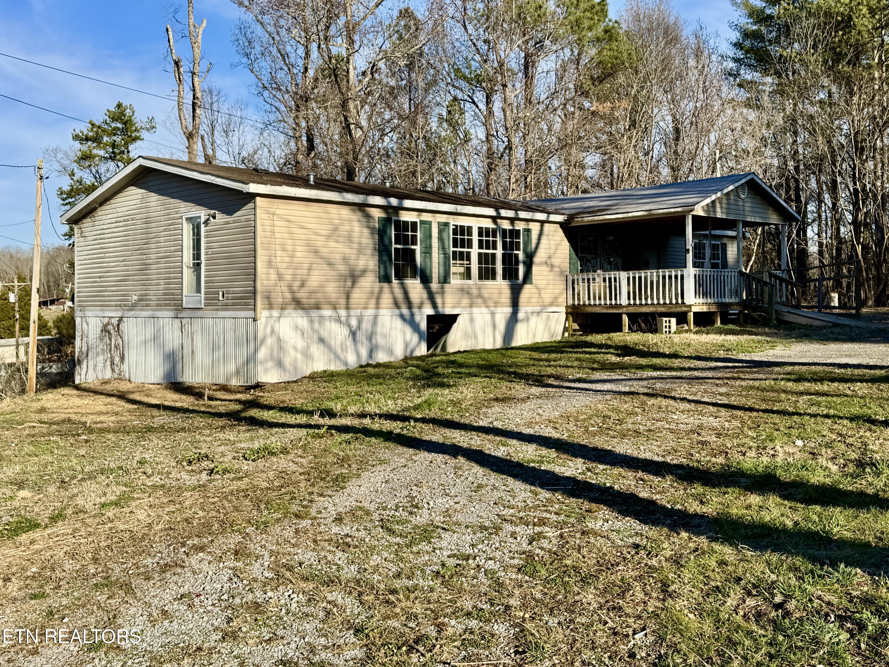 1265 Roberts Ridge Road Ten Mile, TN 37880 - Photo 2 of 43 2