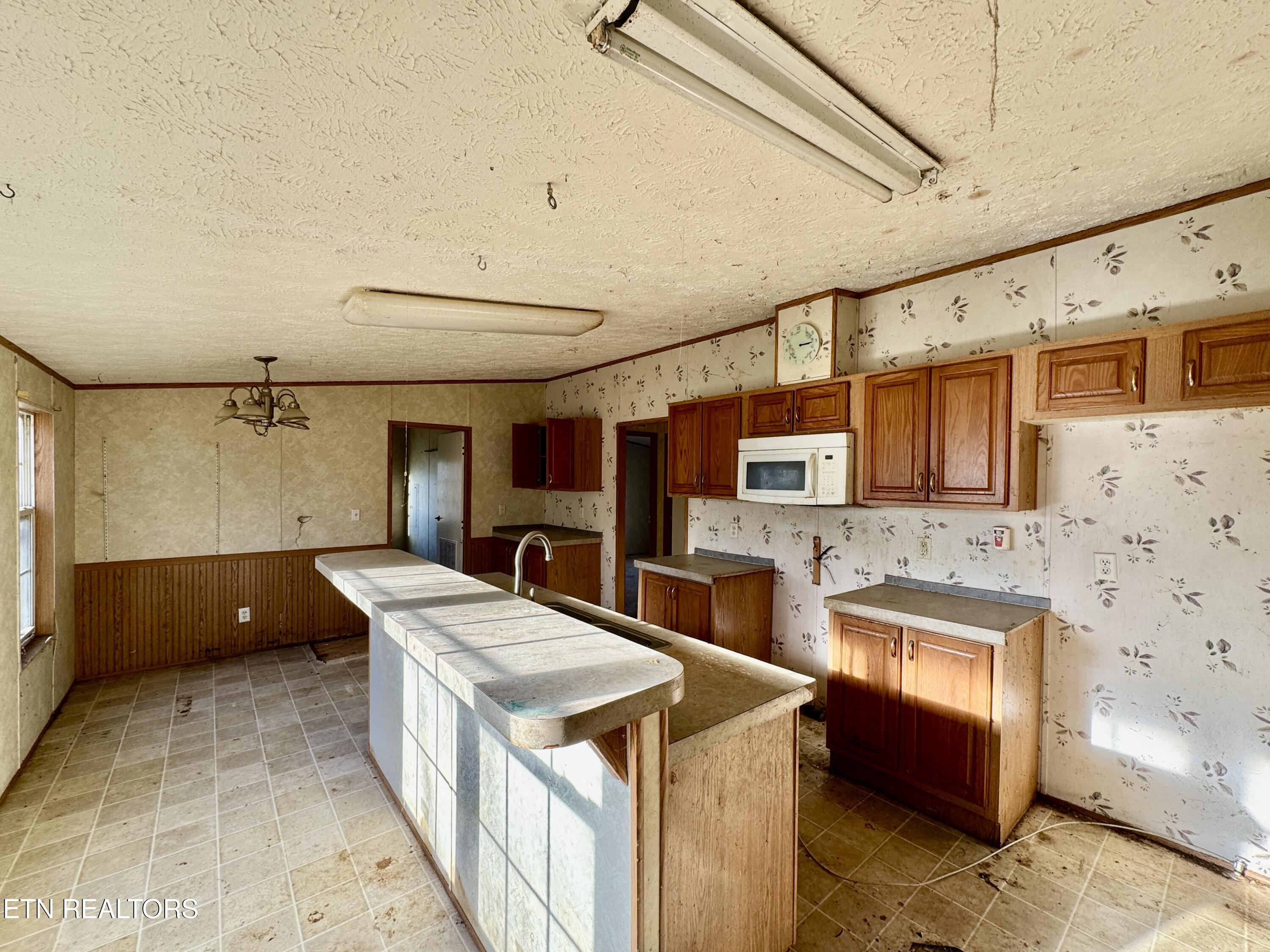 1265 Roberts Ridge Road Ten Mile, TN 37880 - Photo 21 of 43 21