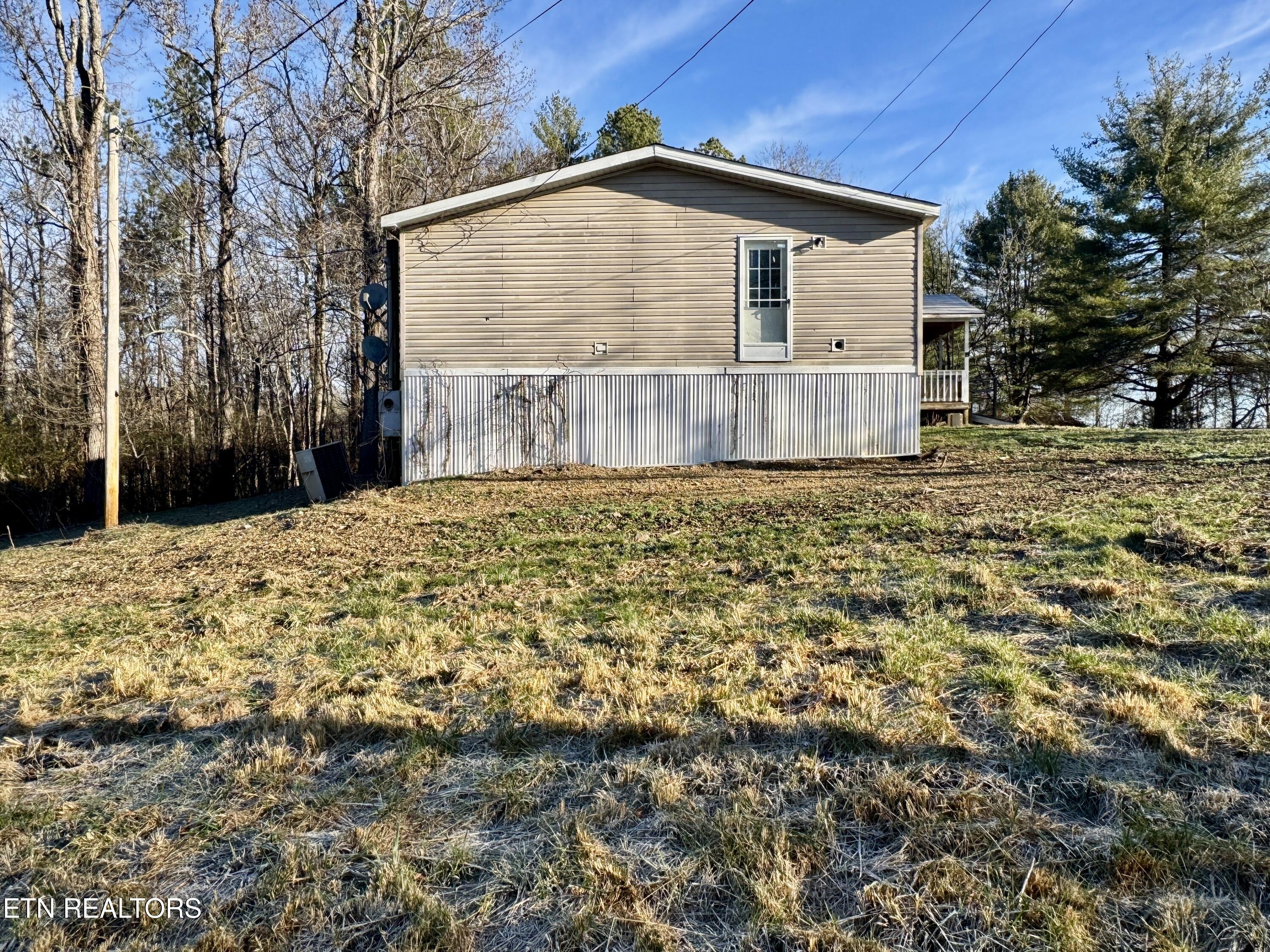 1265 Roberts Ridge Road Ten Mile, TN 37880 - Photo 3 of 43 3