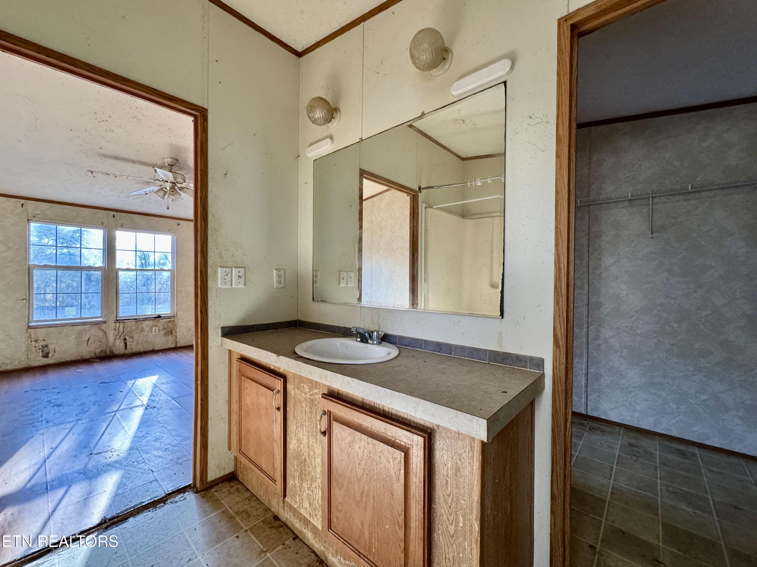 1265 Roberts Ridge Road Ten Mile, TN 37880 - Photo 31 of 43 31