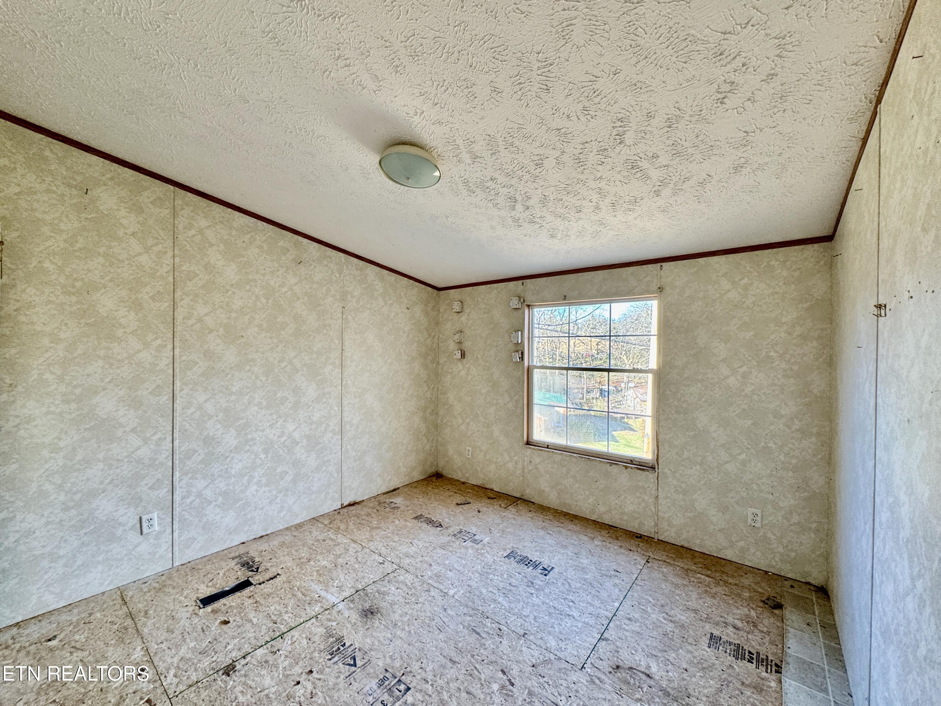 1265 Roberts Ridge Road Ten Mile, TN 37880 - Photo 36 of 43 36