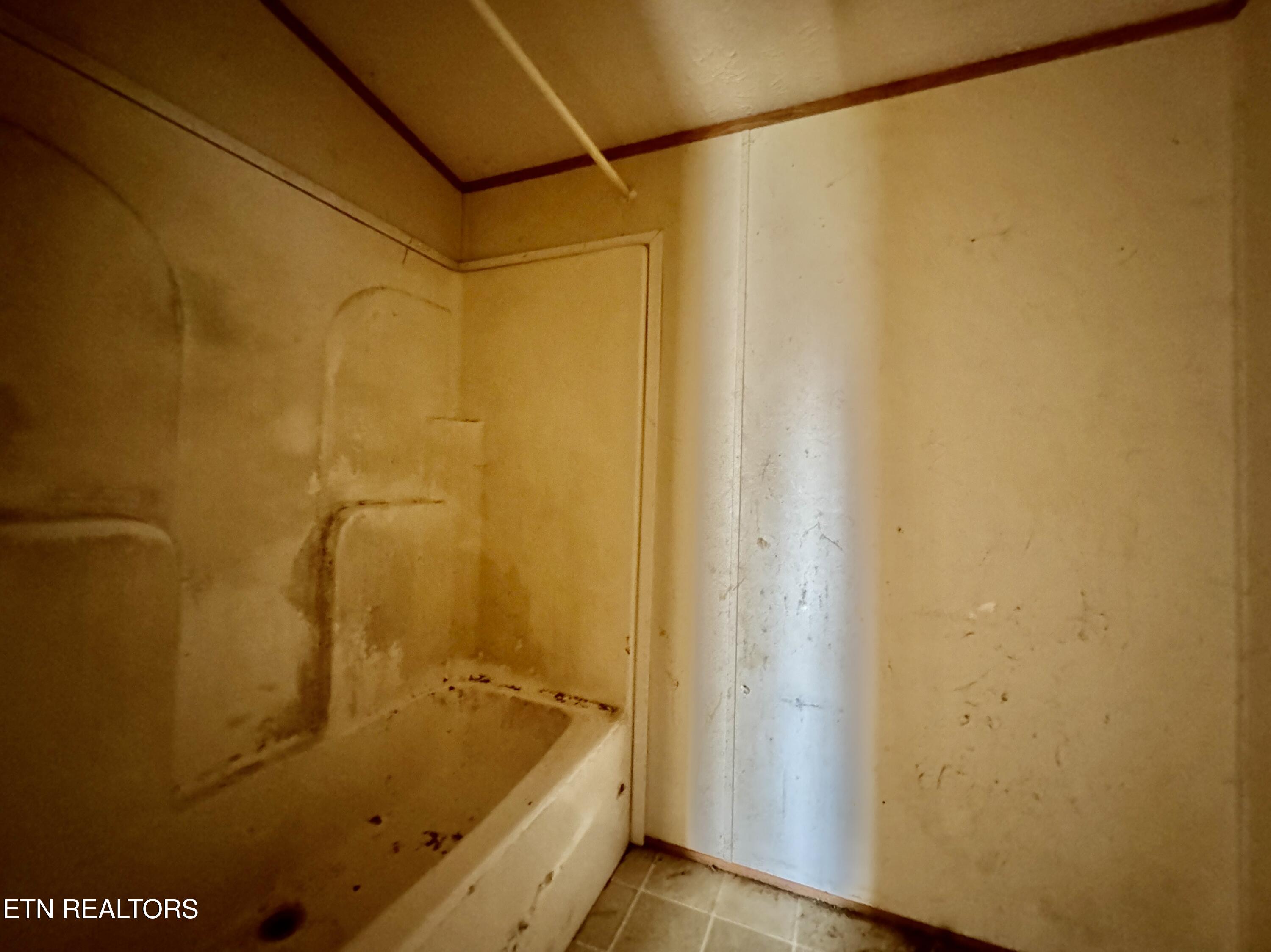 1265 Roberts Ridge Road Ten Mile, TN 37880 - Photo 40 of 43 40